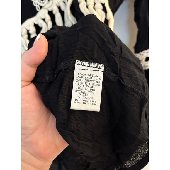 Entro Oversized Boho Fringe Crochet Gauze Cardigan Size Small - Picture 6 of 7